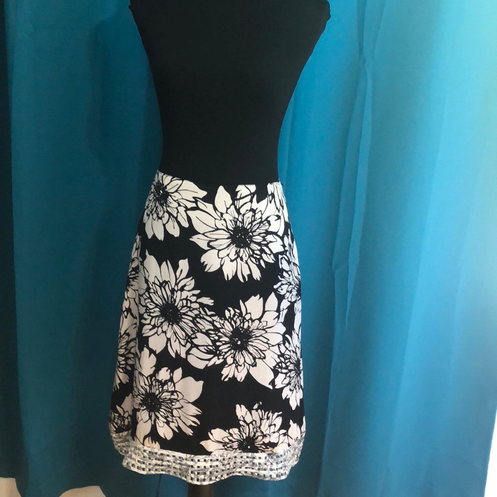 Chico, Black and white skirt 🌼